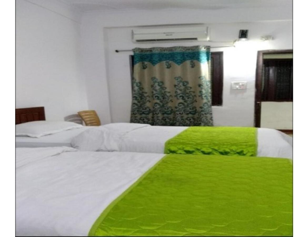 Hotel Mamta Palace, Kushinagar Buitenkant foto