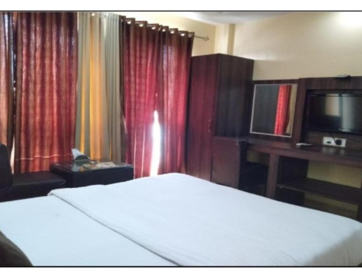 Hotel Mamta Palace, Kushinagar Buitenkant foto